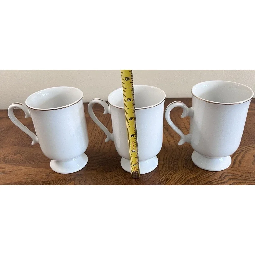 All the Trimmings Japan 4 Plates & 3 Mugs Holly Berry Gold Trimmed Vintage Lot